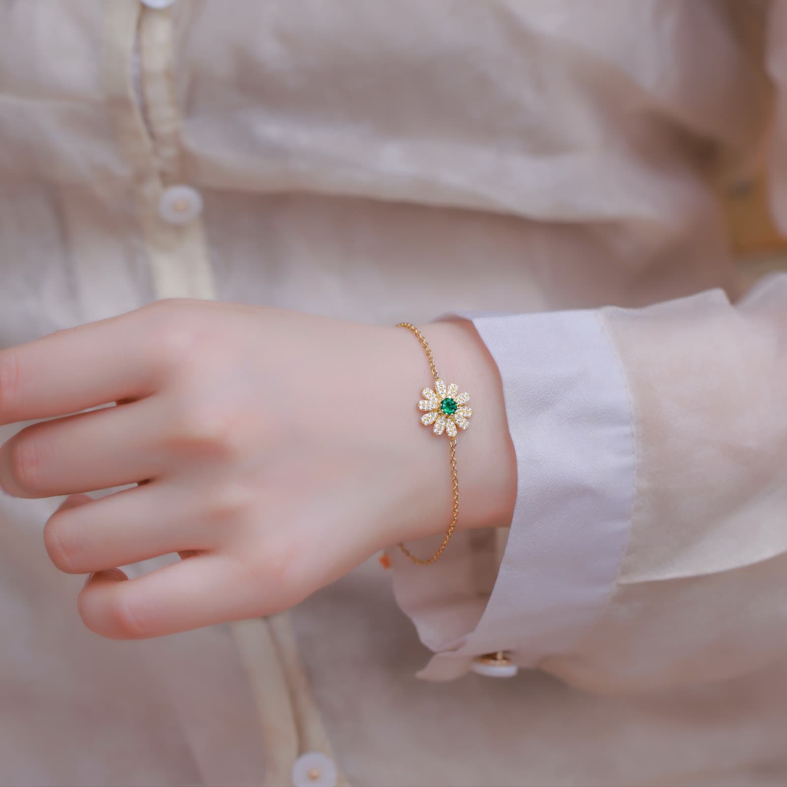 Floral Bracelet – S925 Gold-Plated Daisy Lab Gemstone Jewelry