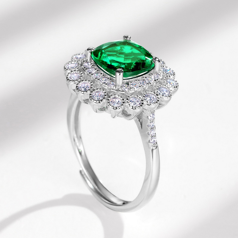 Emerald Birthstone Ring in S925 Silver | Minimalist Vintage May Ring for Women