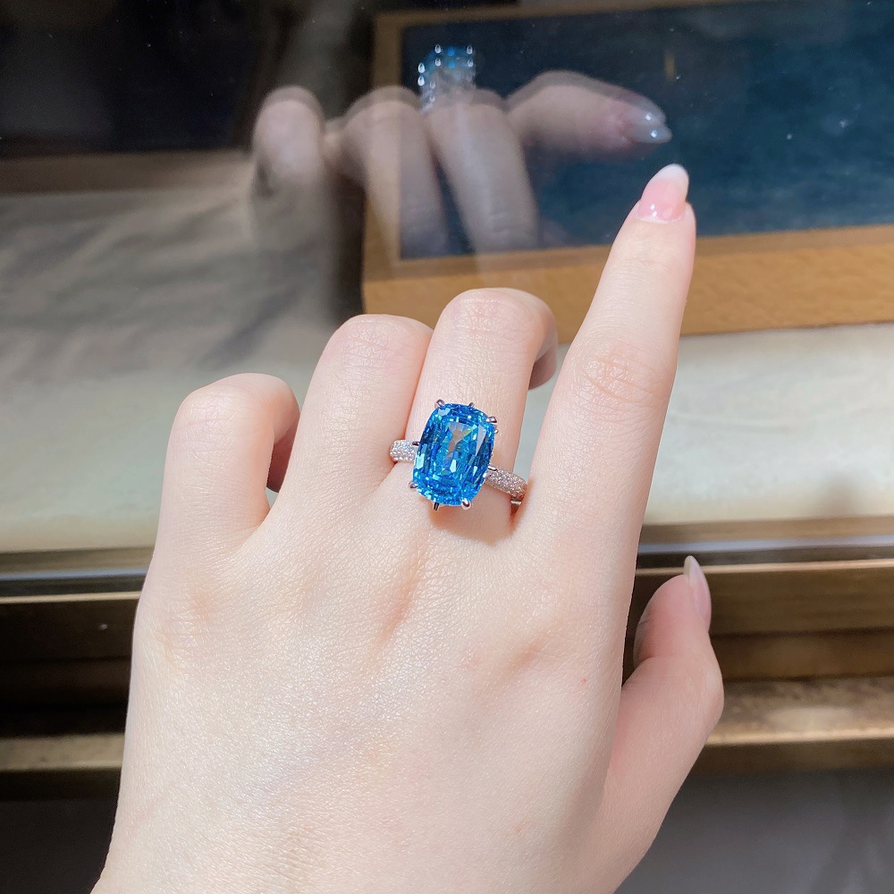 10CT Aquamarine “Pigeon-Egg” Ring in S925 Sterling Silver – March Birthstone