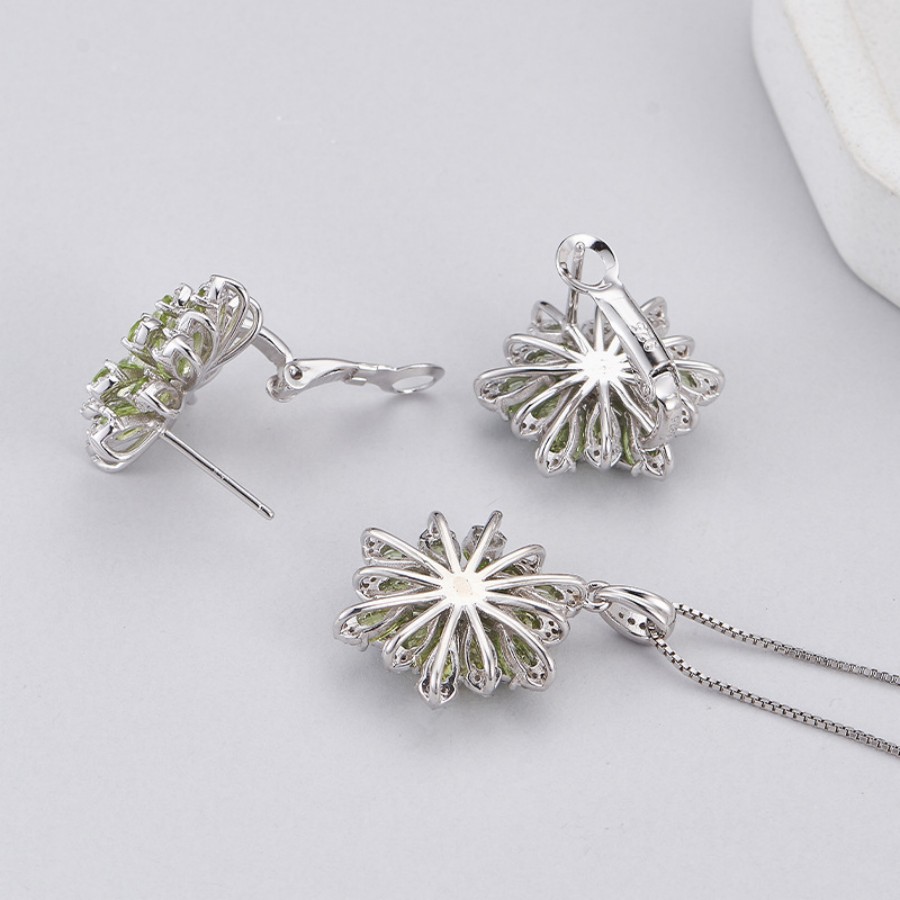 S925 Silver Peridot Flower Pendant Necklace