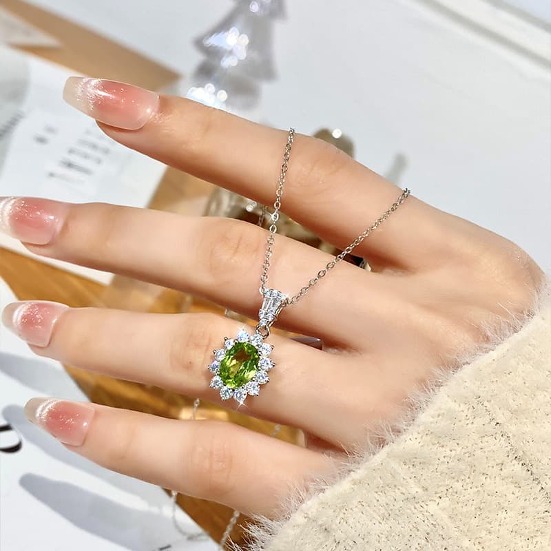 Sunflower Pendant Necklace – S925 Silver Natural Gemstone | Blingku