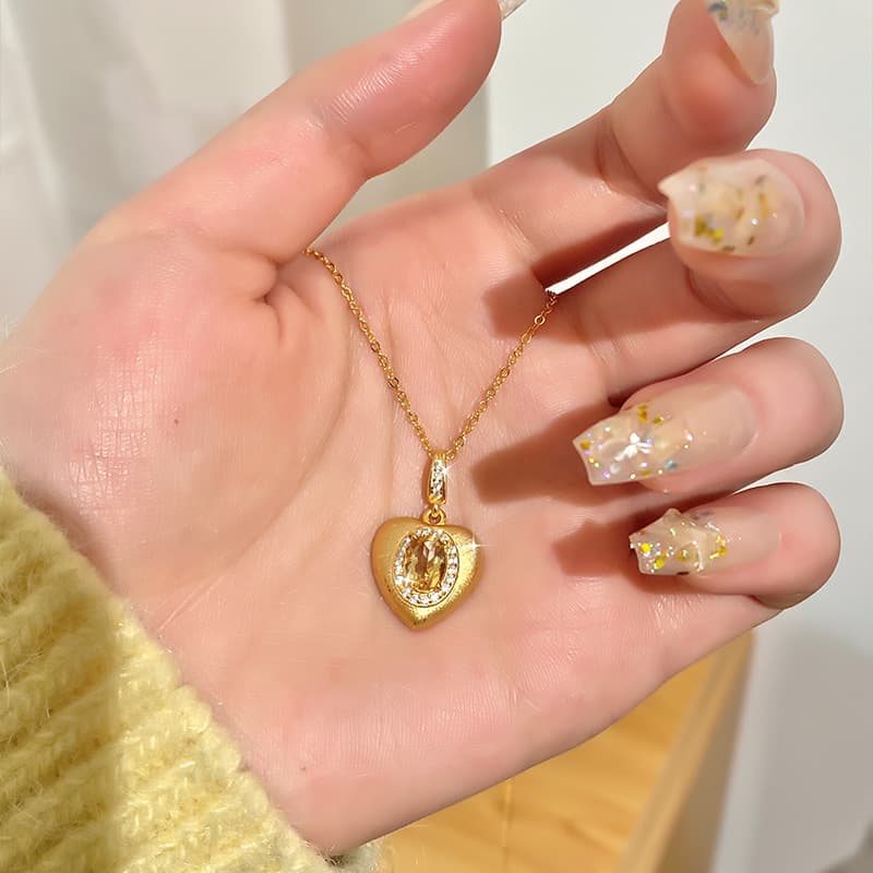 Peridot Heart Necklace – Brushed S925 Silver Birthstone Jewelry | Blingku