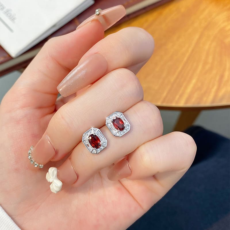 Oval Birthstone Earrings – Tarnish-Free S925 Silver Geometric Studs