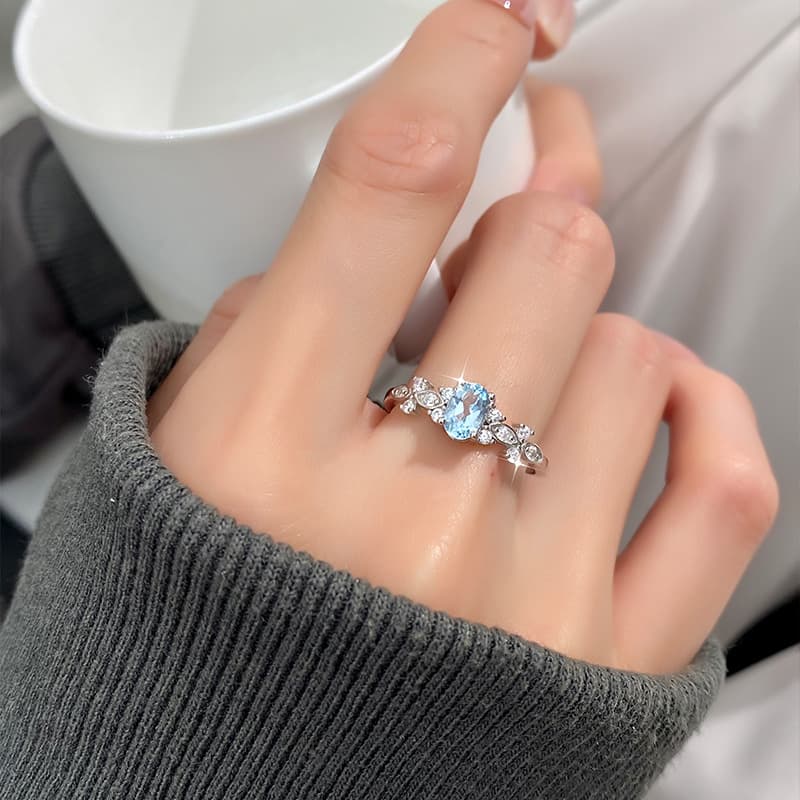 Leaf-Inspired Dazzling Gemstone Ring – Natural Peridot Ring for Women