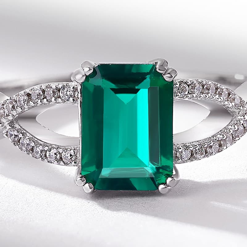 Elongated Cushion Cut Solitaire Ring – S925 Silver Emerald Twist Band