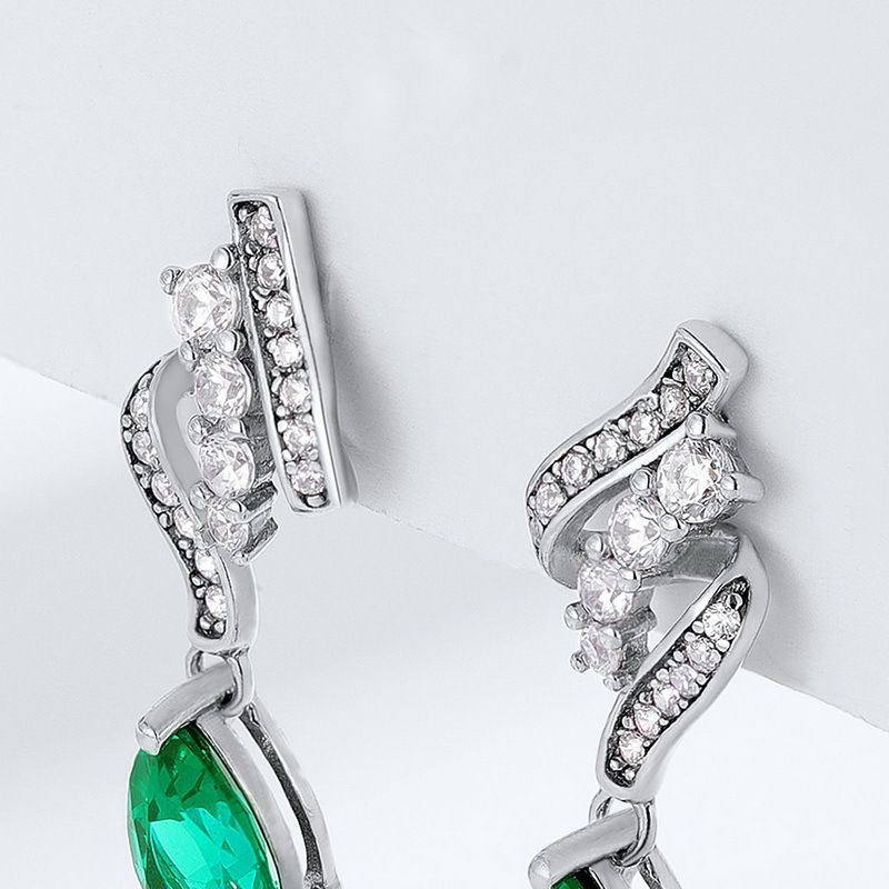 Emerald Dangle Earrings – Sleek Teardrop Design in S925 Silver | BlingKu