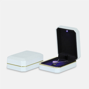 Gift-ready May emerald birthstone ring in velvet box - Blingku authenticity card included