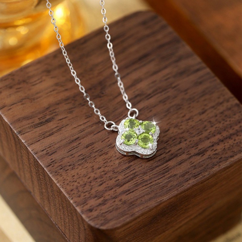 Four-Leaf Clover Peridot Necklace – S925 Sterling Silver Natural Gem
