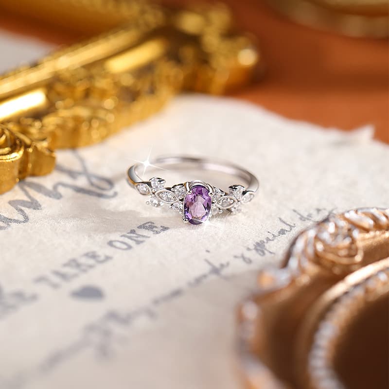 Leaf-Inspired Dazzling Gemstone Ring – Natural Peridot Ring for Women