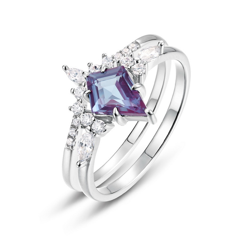 Beveled Square Alexandrite Engagement Ring | S925 Sterling Silver Color‑Change Gem