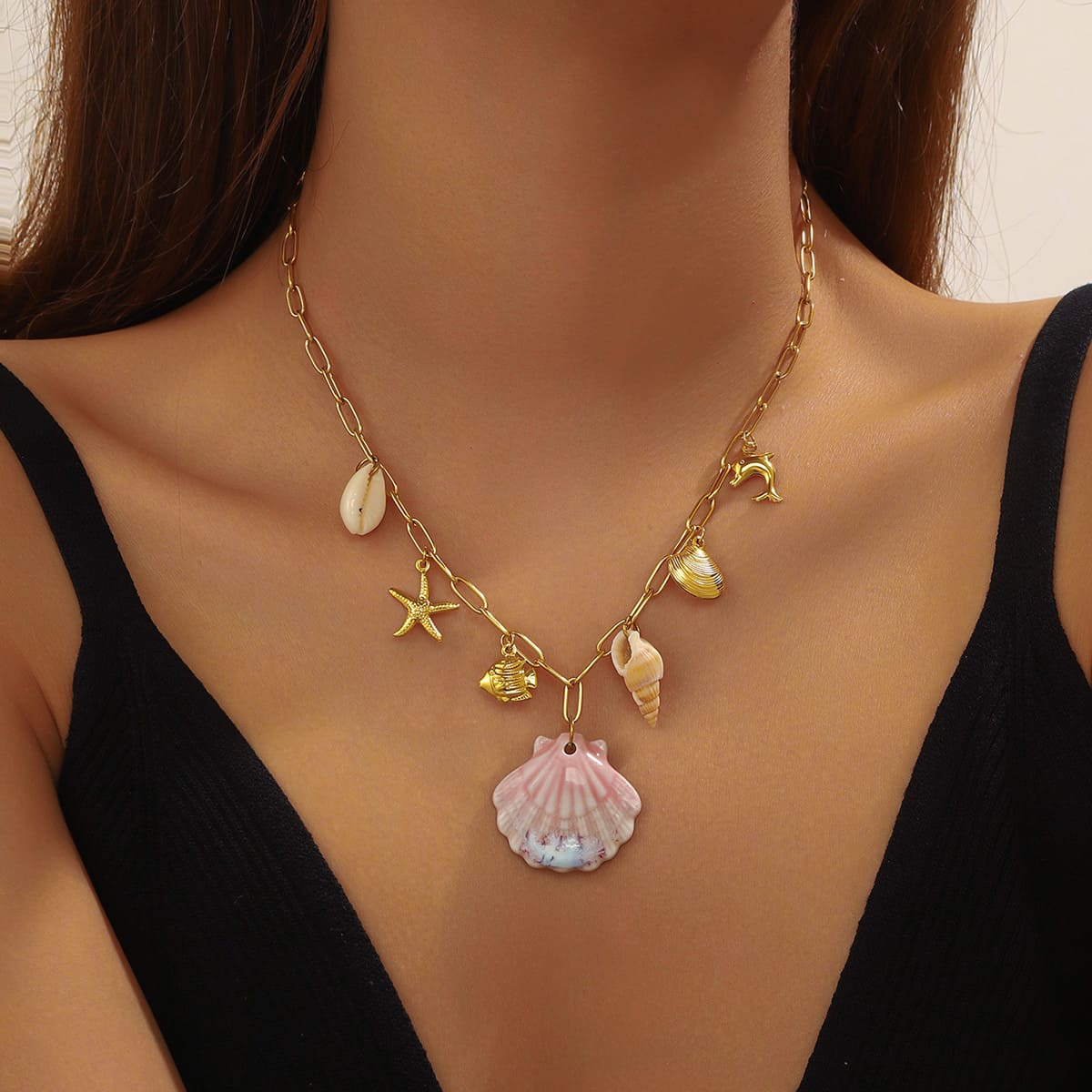 Colorful Scallop Necklace – Ocean-Inspired Gold-Plated Pendant with Starfish & Dolphin