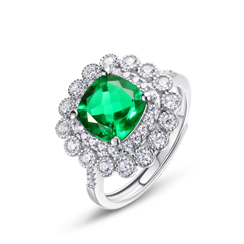 Emerald Birthstone Ring in S925 Silver | Minimalist Vintage May Ring for Women
