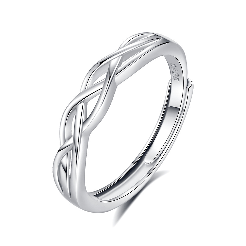 Men’s simple silver wedding ring in polished finish