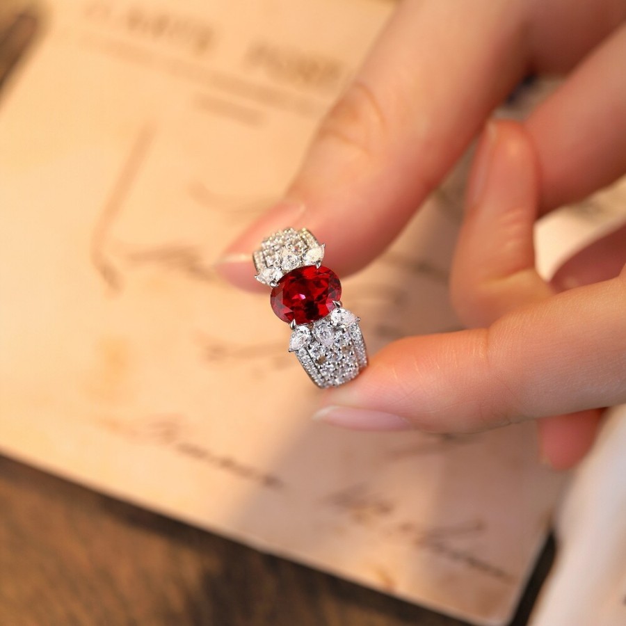 Vintage Ruby Ring – 7×9mm Lab Ruby in S925 Silver Setting