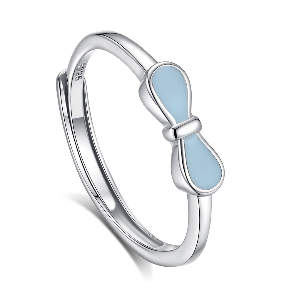 Women’s bow-shaped glowing ring with smooth open-band design
