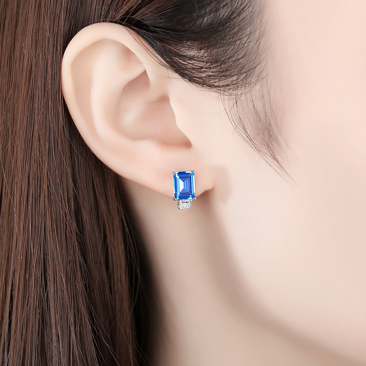 Aquamarine Huggie Hoop Earrings with Colorful Gemstones – S925 Sterling Silver | March Birthstone