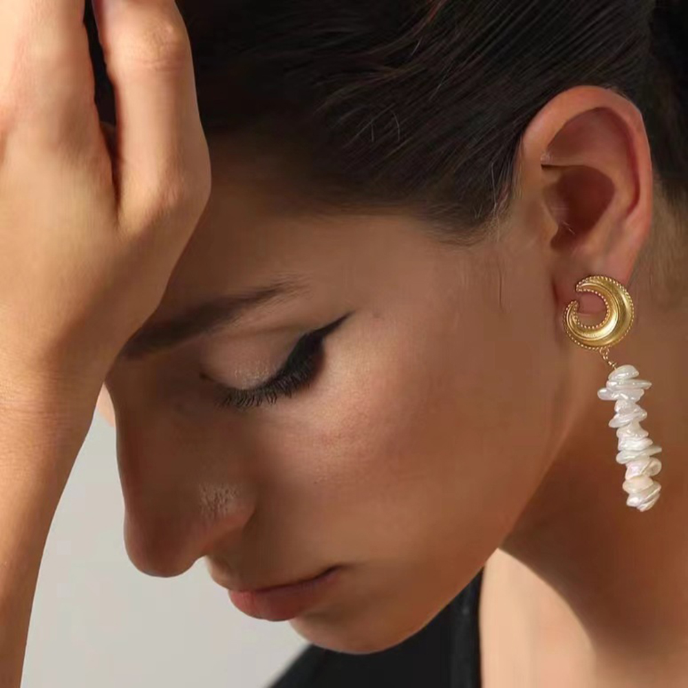 Experience Exquisite Glamor with BlingKu: Elevate Your Luxury Style Today!