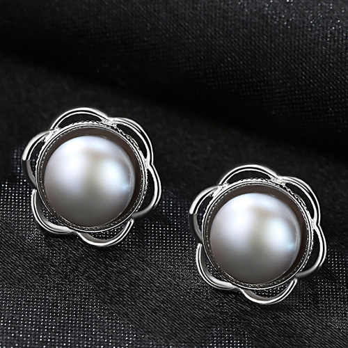 Elegant Freshwater Pearl Earrings in S925 Sterling Silver for Women