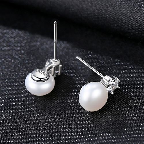 Pearl Stud Earrings – Classic and Elegant Jewelry for Women