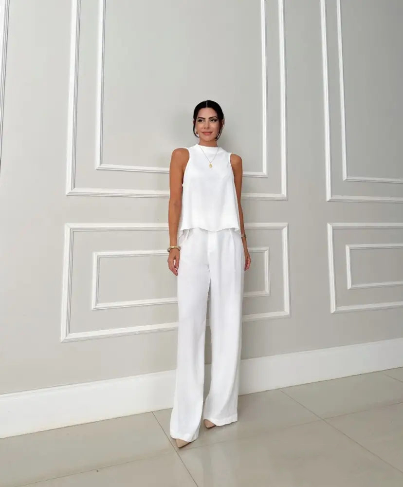 Minimalist Set – Elegance and Comfort for a Sophisticated Style