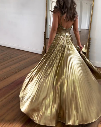 Halter Neck Slit Pleated Maxi Dress (Free Shipping)