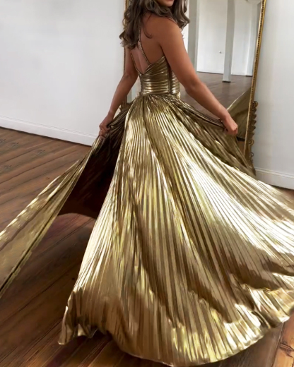 Halter Neck Slit Pleated Maxi Dress (Free Shipping)