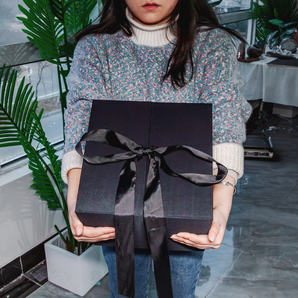 Reikistal Valentine's Day Rubik's Cube Rose Gift Box Natural Crystal Two-door Drawer Gift Box