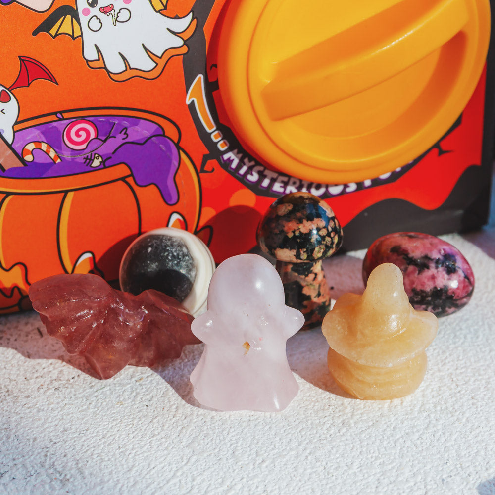 Natural Halloween-Themed Crystal Carvings | Surprise Gacha Machine