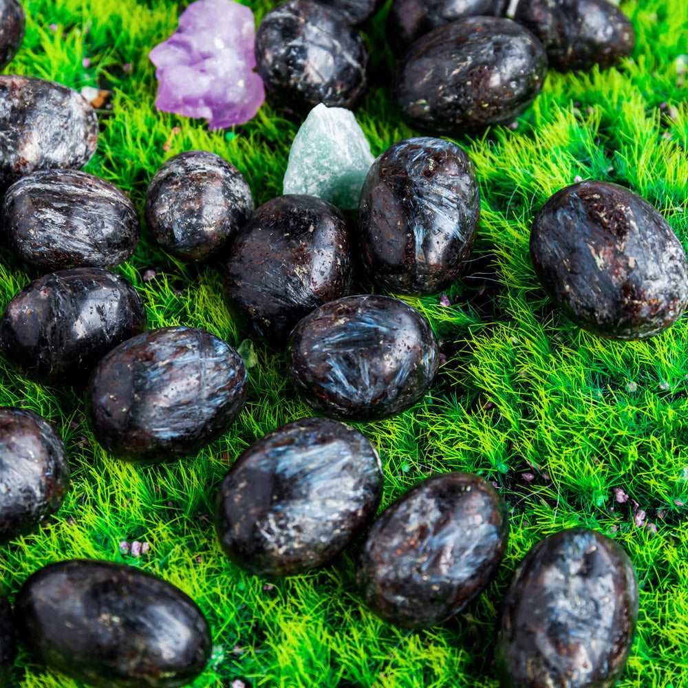 Reikistal Astrophyllite With Garnet Tumbled Stone