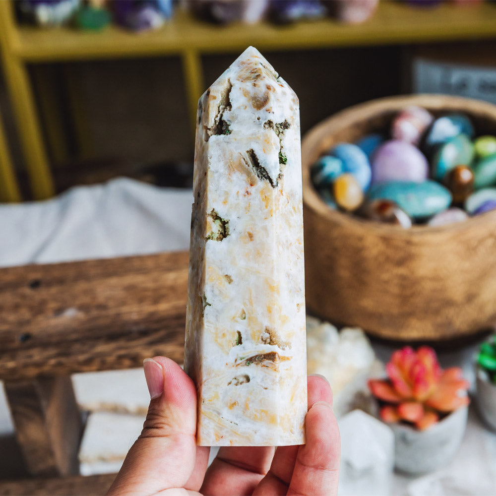 Reikistal White Sphalerite Tower