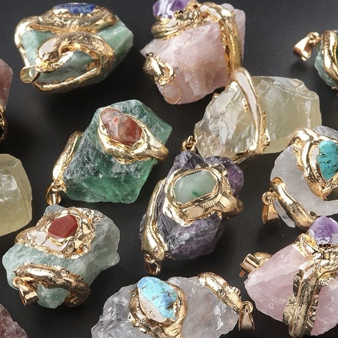 【Weekly Flash Deals】Natural Crystal Irregular Raw Stone Pendant