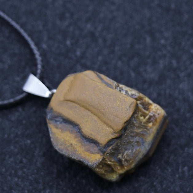 Natural Crystal Irregular Raw Stone Wire-Wrapped Pendant Necklace