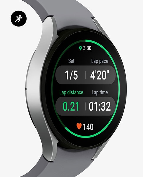 O Galaxy Watch4 mostra os dados do treino como o número de sets, o tempo da volta, a distância da volta, o ritmo da volta e o batimento cardíaco.