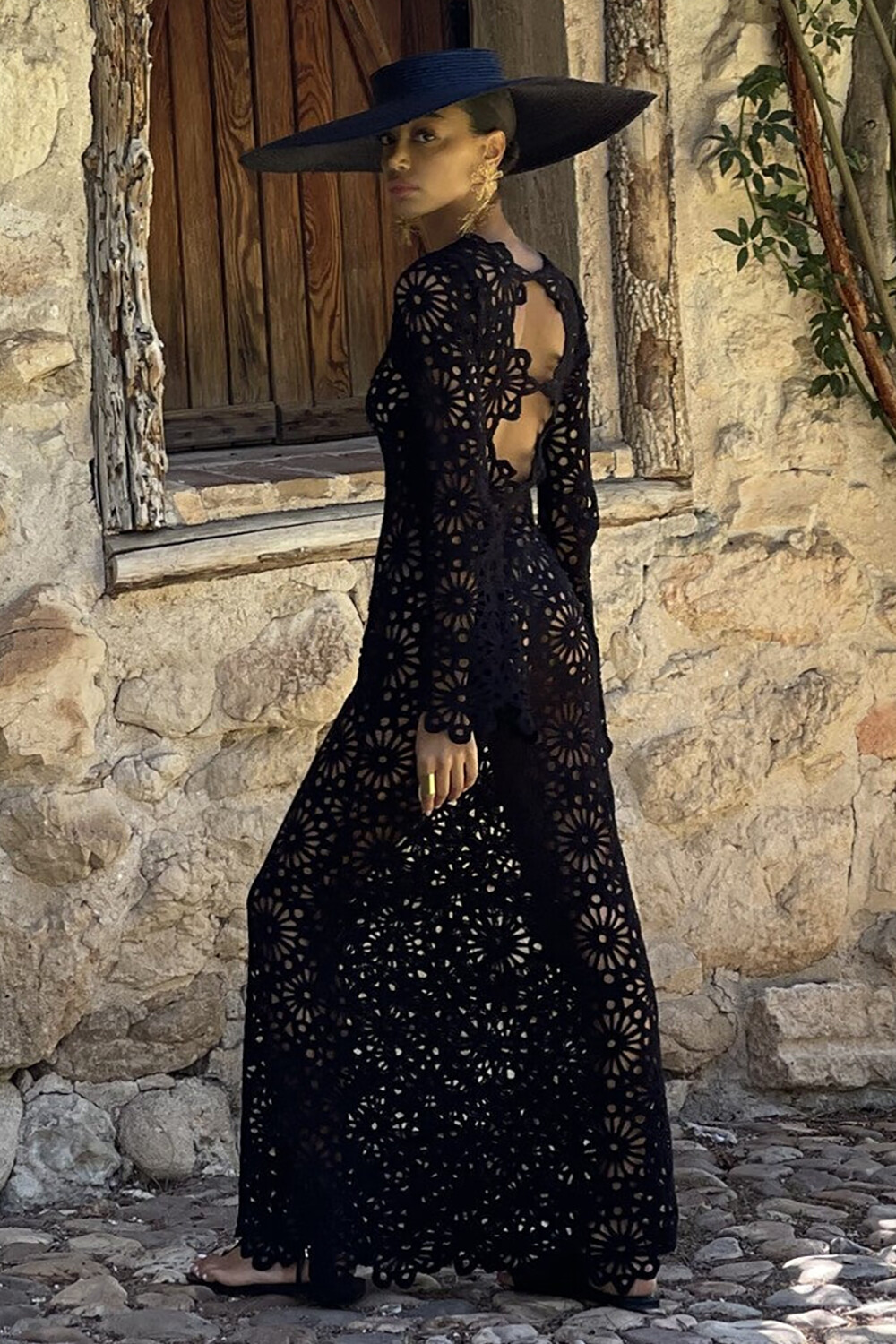Hollow Out Floral Crochet Long Sleeve Maxi Dresses-Black [Pre Order]