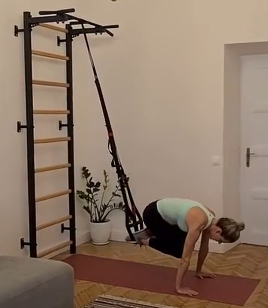 Knee Jumps With A Suspension Trainer