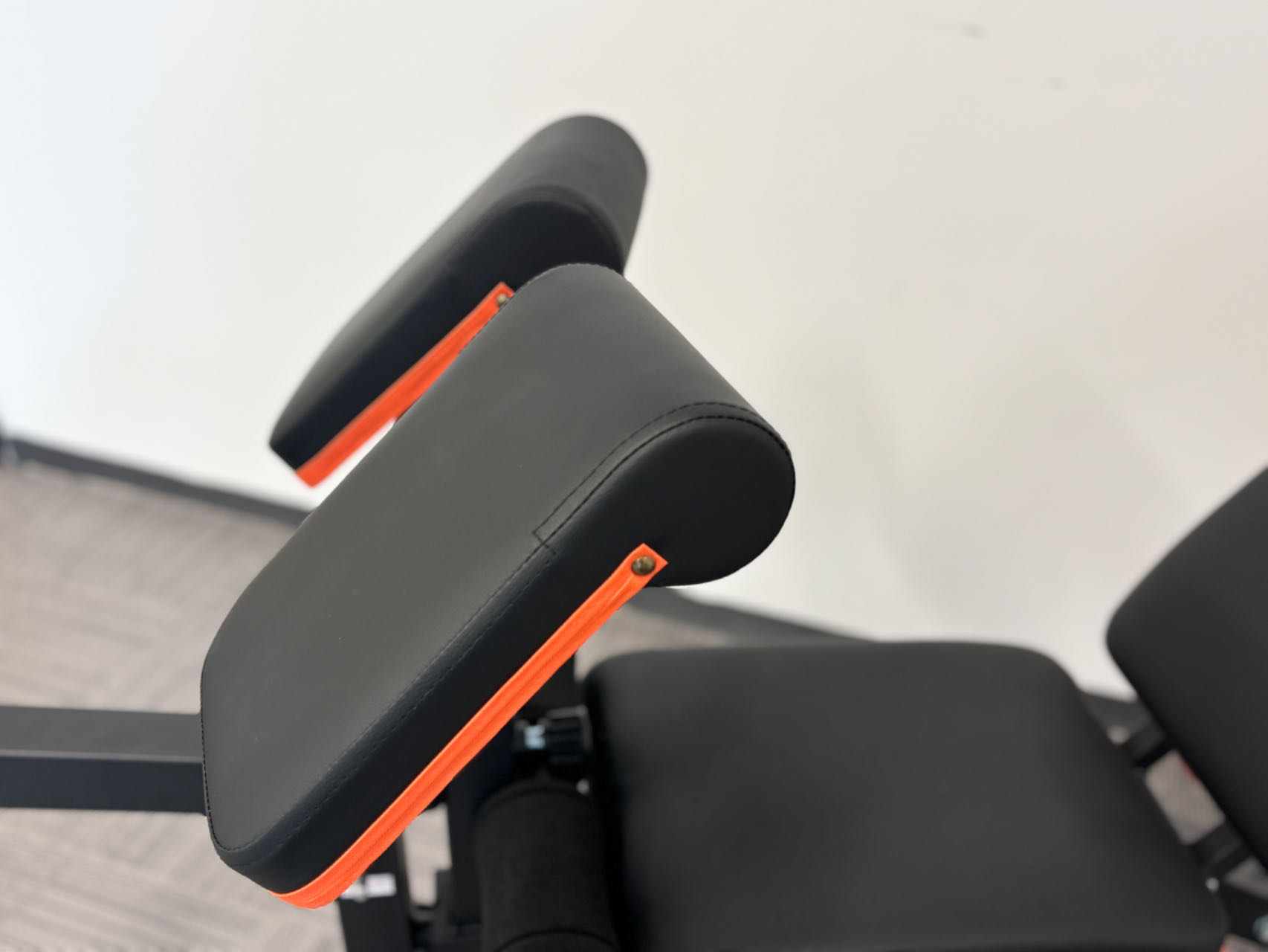 adjustable bench with preacher curl 
