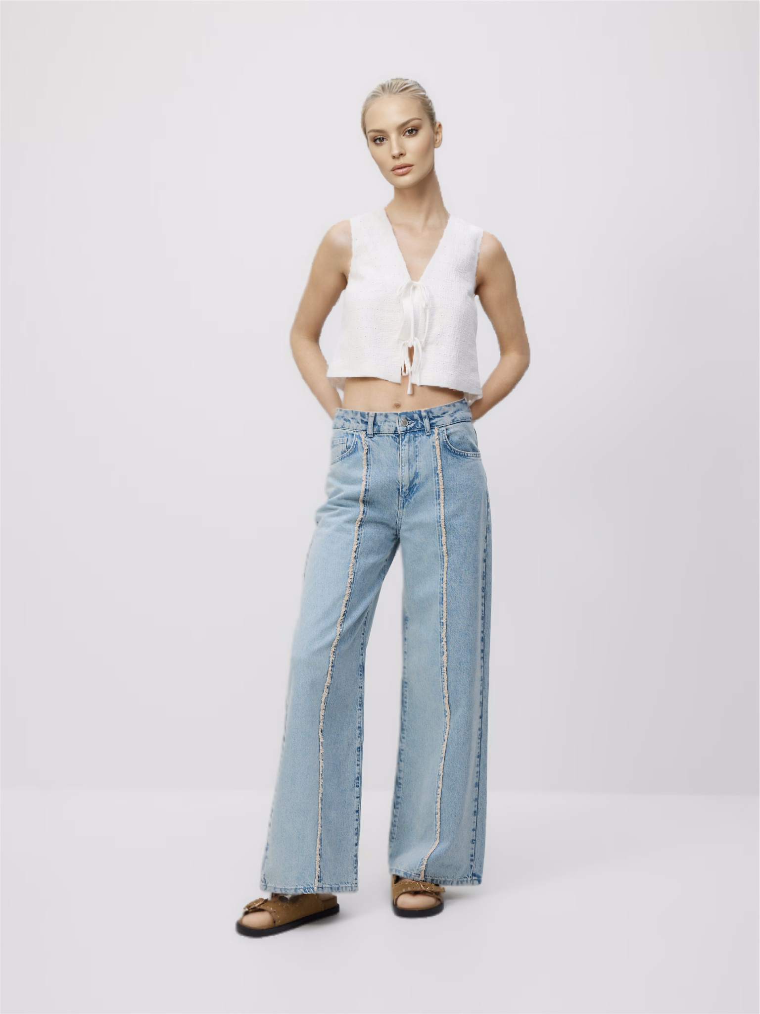 Women Wide Leg Jeans With Raw Seam Trim