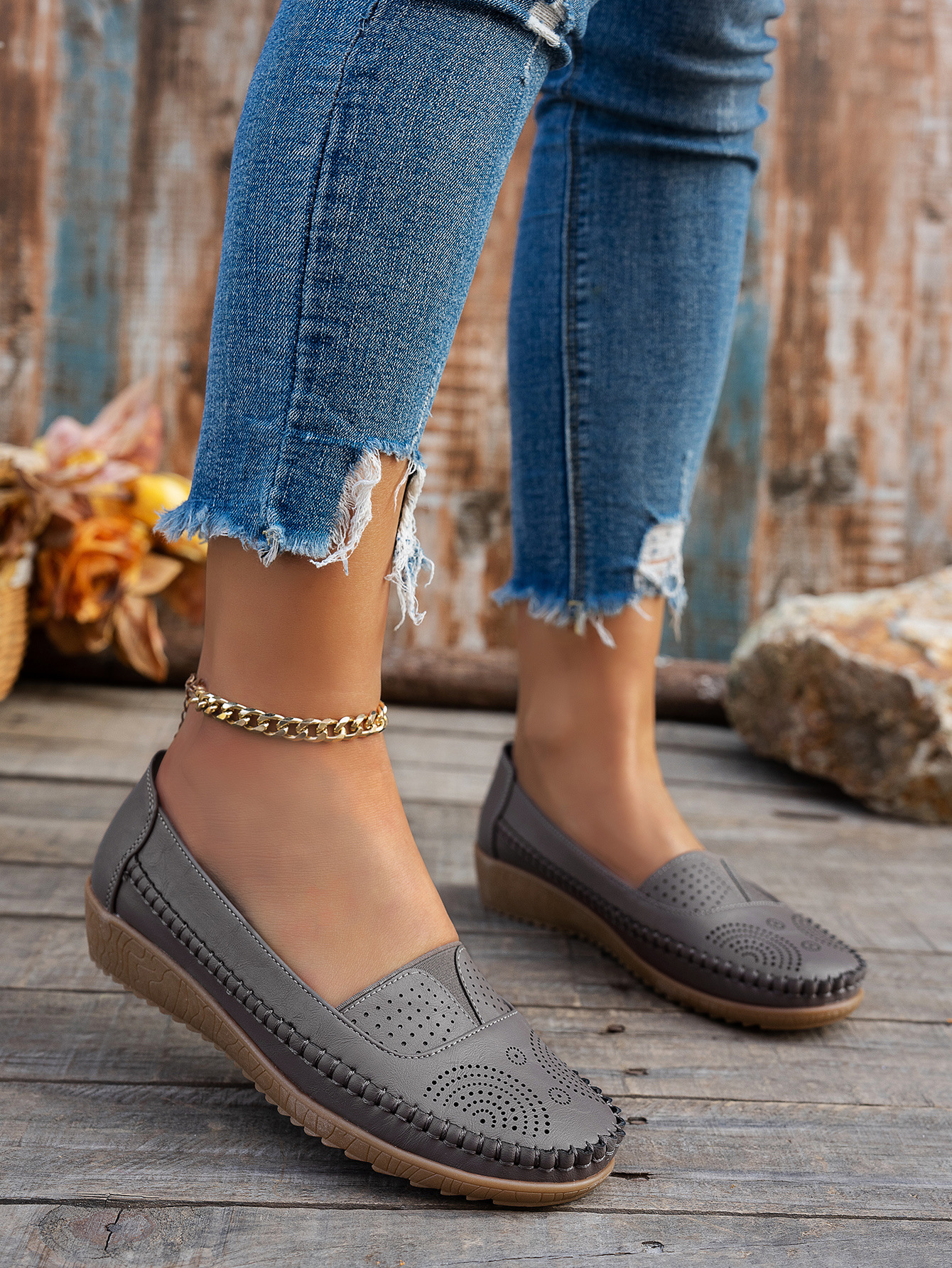 Women Soft Leather Slip on Walking Loafers Shoes