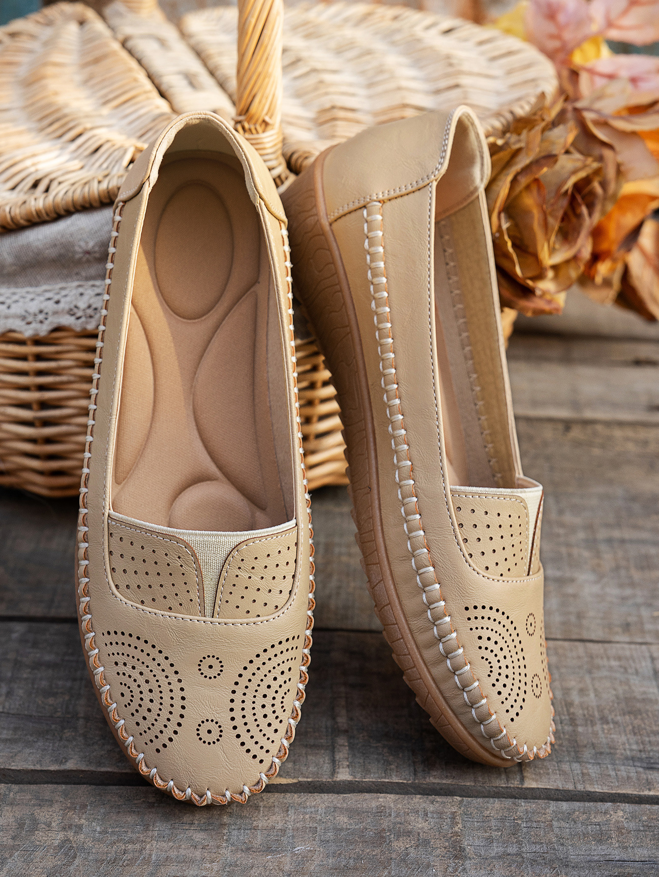 Women Soft Leather Slip on Walking Loafers Shoes