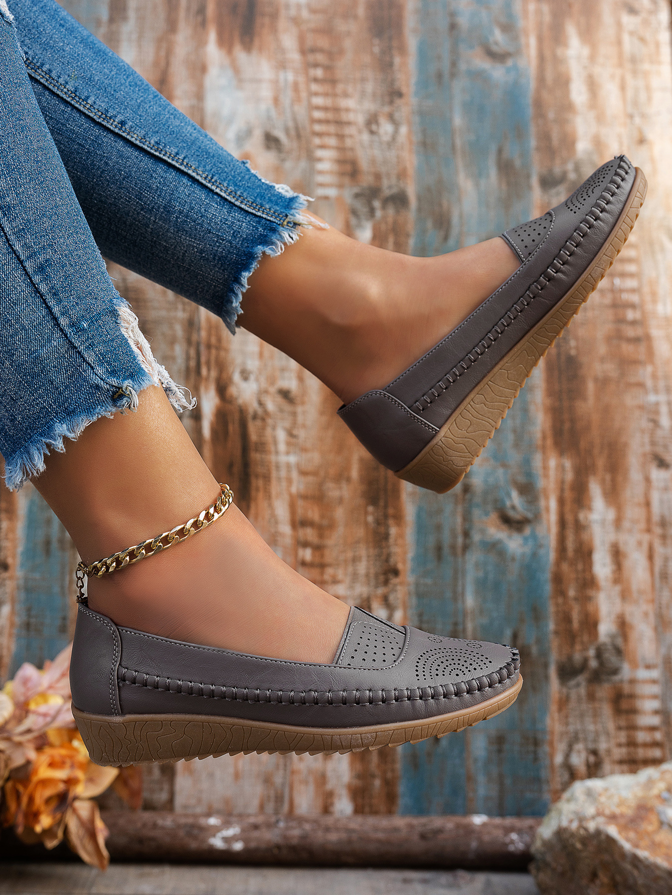 Women Soft Leather Slip on Walking Loafers Shoes