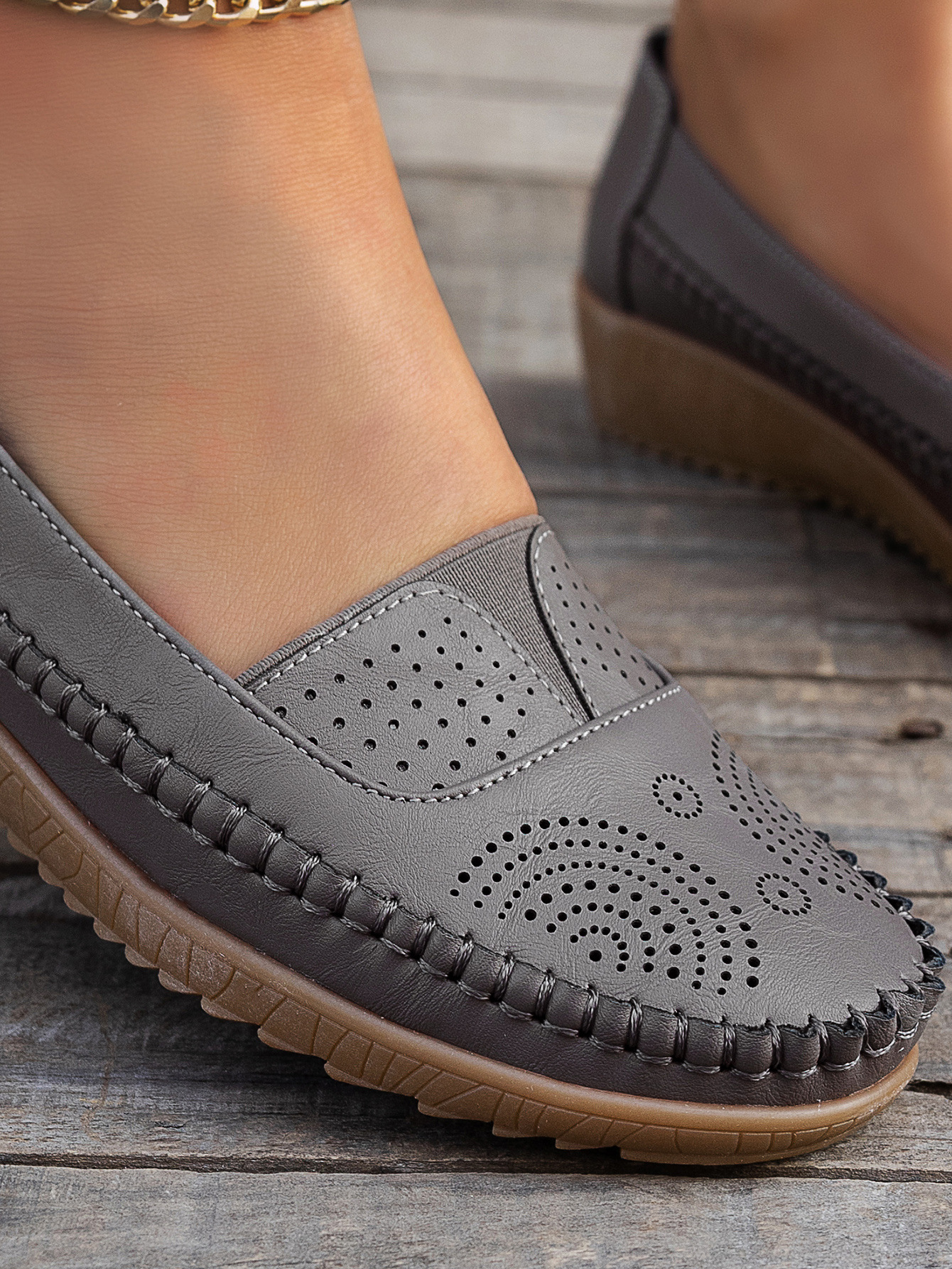 Women Soft Leather Slip on Walking Loafers Shoes