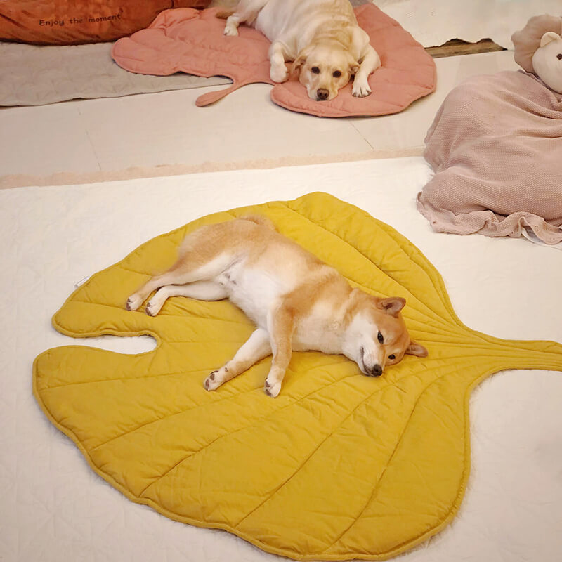 Leaf Shape Dog Blanket Washable Dog Mat