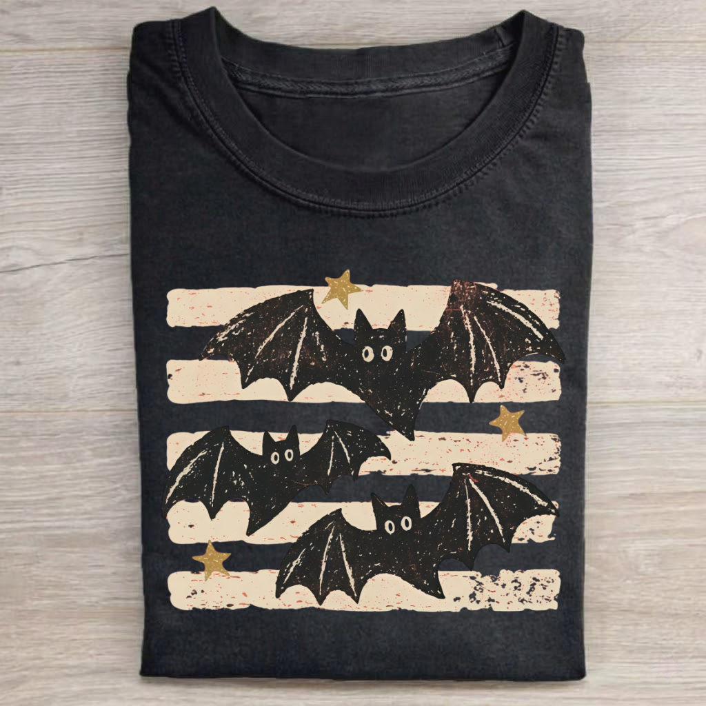 Magmoo Vintage Bat Halloween T-shirt