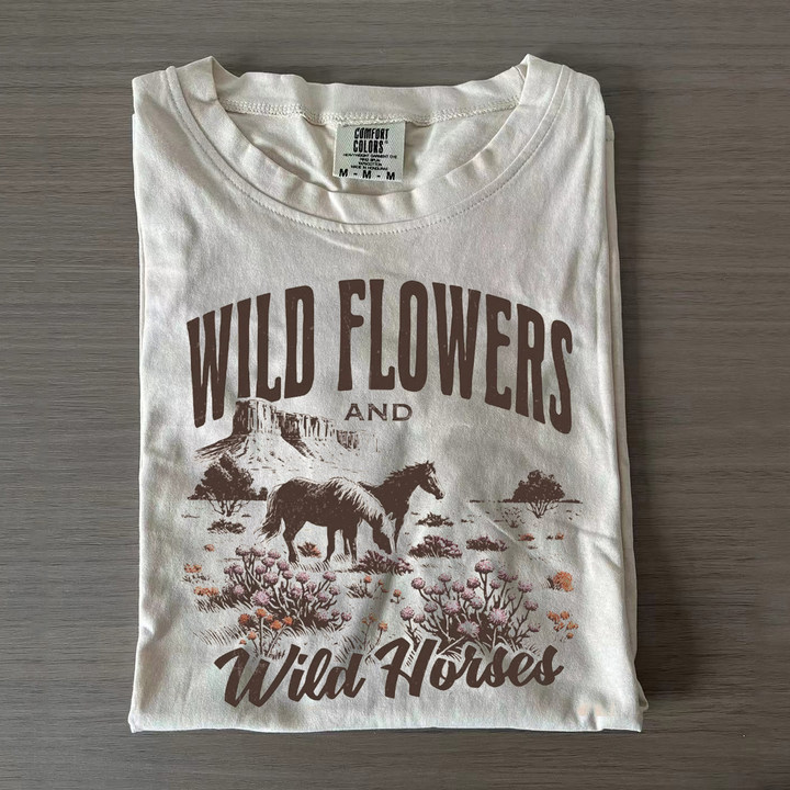 Comfort Colors Wild Horses Wildflowers T-shirt-Magmoo