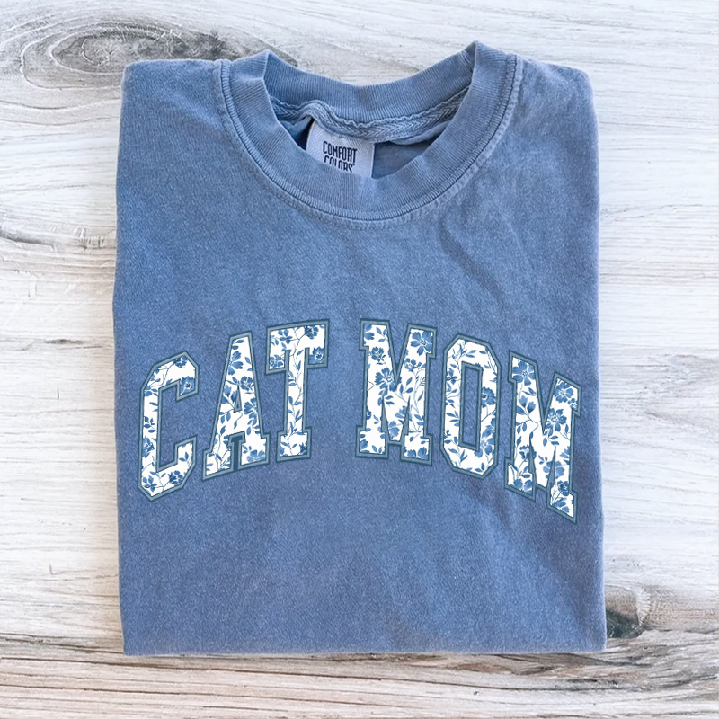 Cat Mom T-shirt-Magmoo