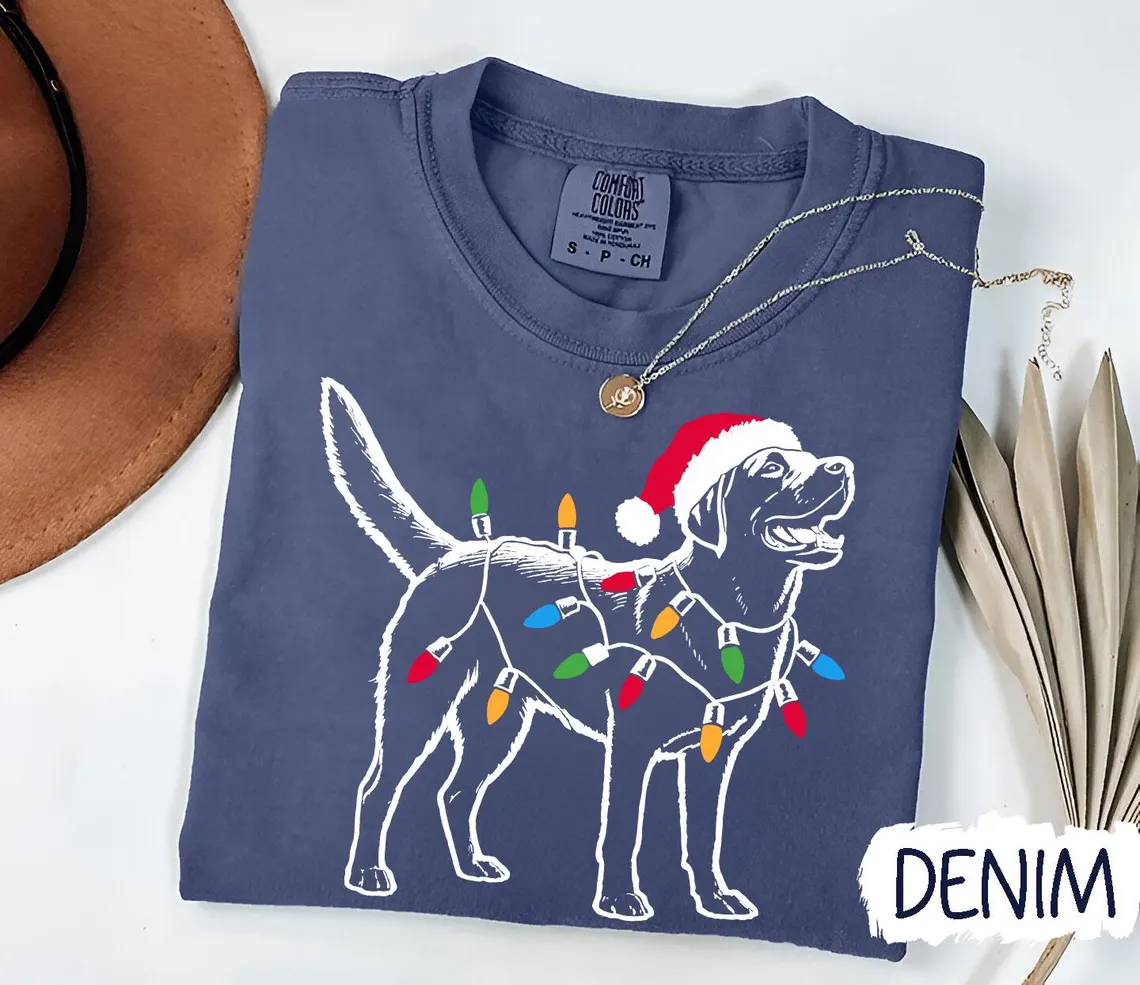 Comfort Color Christmas Labrador T-shirt