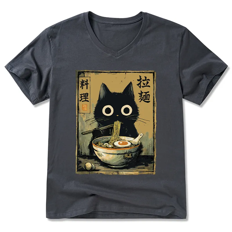 Magmoo Cute Black Cat Eating Ramen Japan V-Neck Classic T-Shirt
