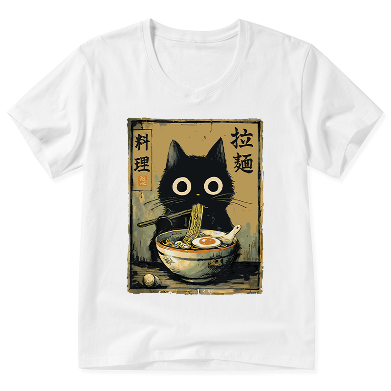 Magmoo Cute Black Cat Eating Ramen Japan V-Neck Classic T-Shirt