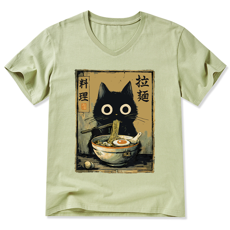 Magmoo Cute Black Cat Eating Ramen Japan V-Neck Classic T-Shirt
