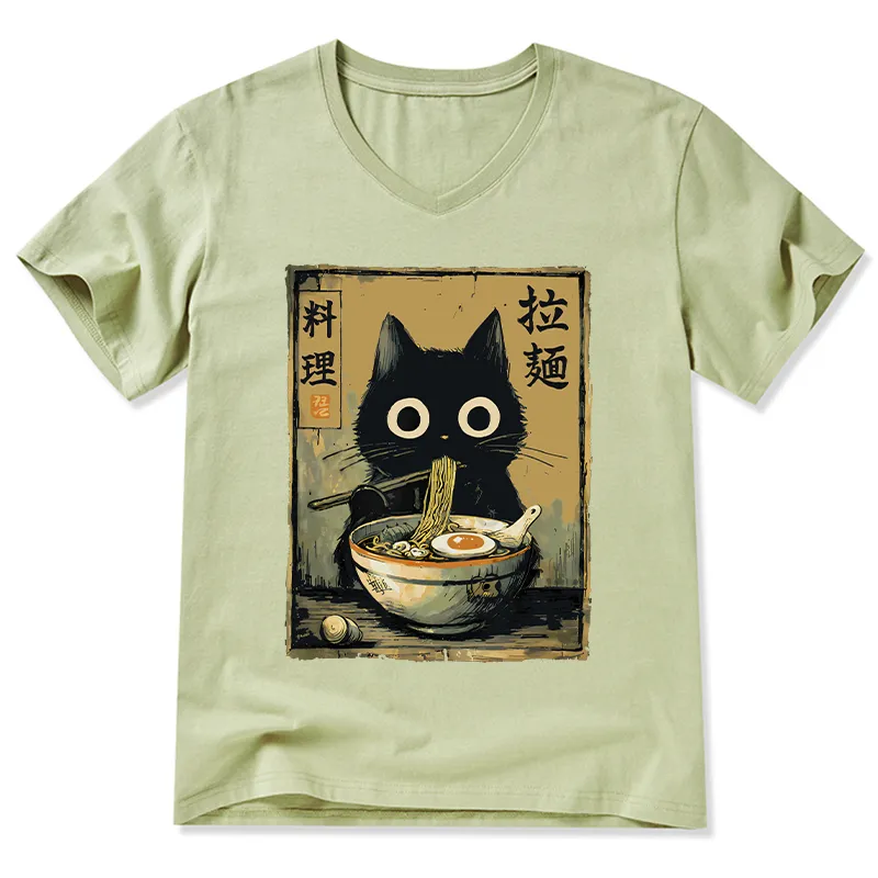 Magmoo Cute Black Cat Eating Ramen Japan V-Neck Classic T-Shirt
